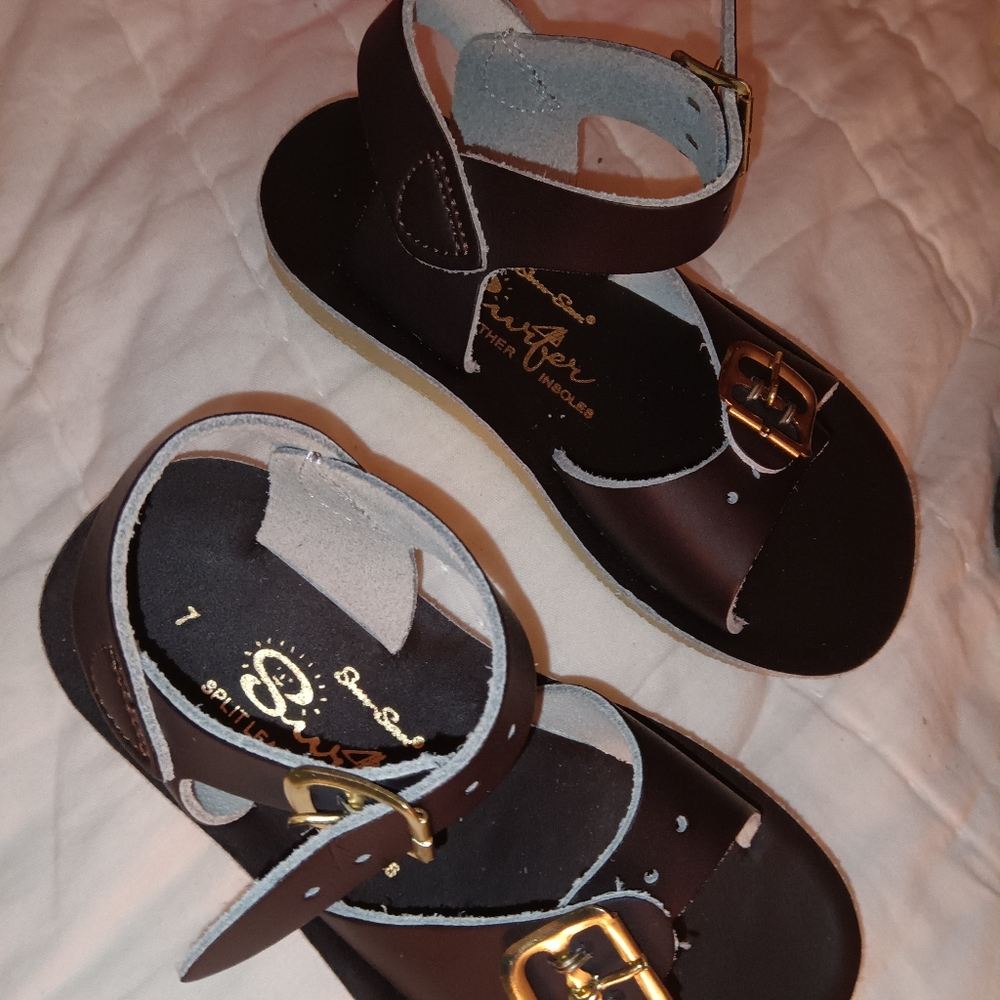 **NEW**Seawee Brown kid Sandals (Size 7)